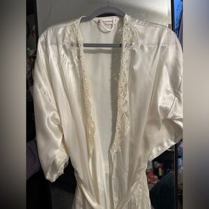 Vintage Victoria's Secret Cream Lace Sequin Satin Robe